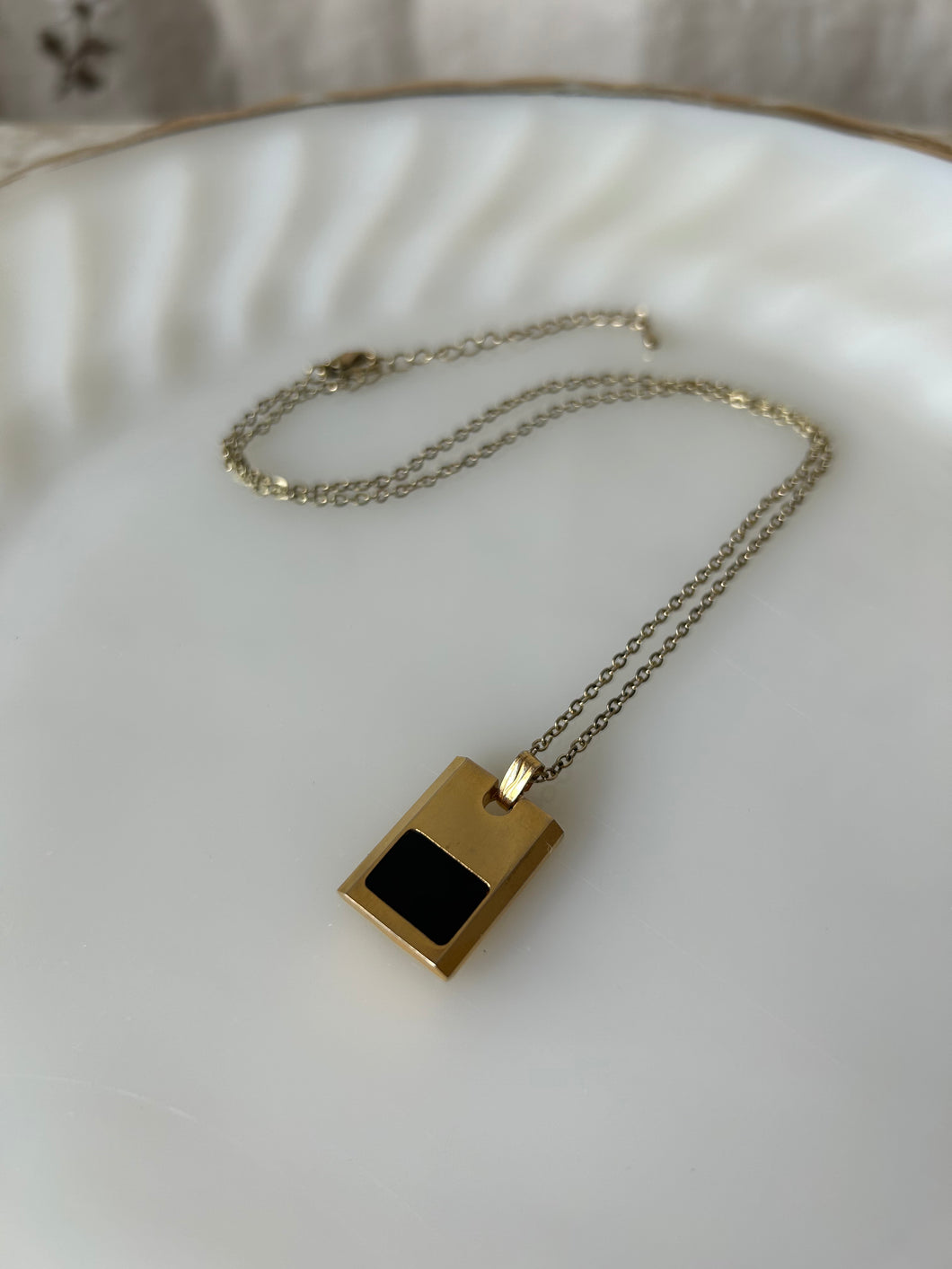 gold square necklace