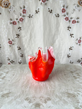画像をギャラリービューアに読み込む, red flower vase
