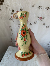 画像をギャラリービューアに読み込む, flower vase from Italy
