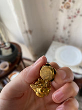 画像をギャラリービューアに読み込む, flower&amp;acorn earring from FRANCE
