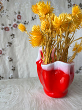 画像をギャラリービューアに読み込む, red flower vase
